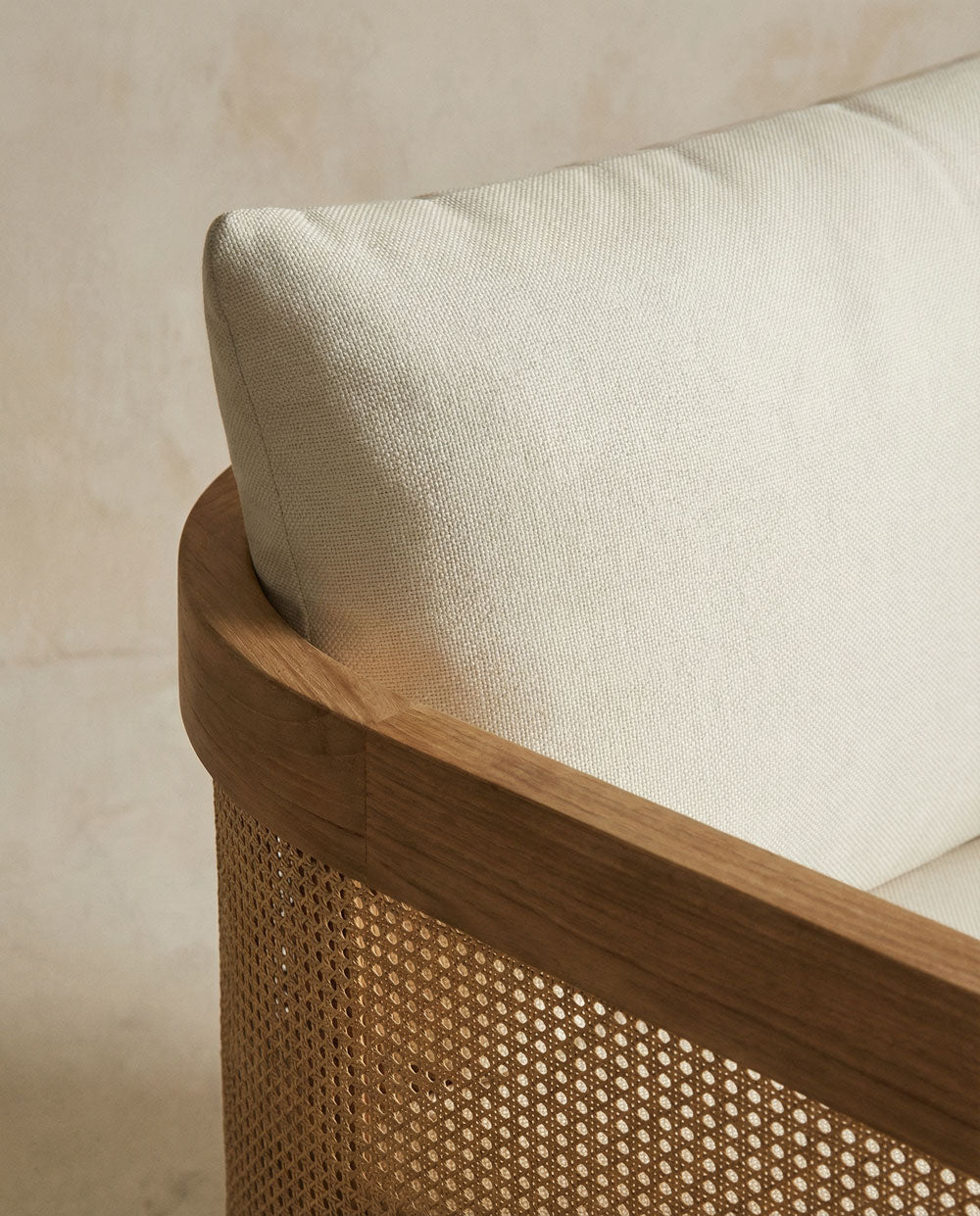 Elyanna Lounge Chair